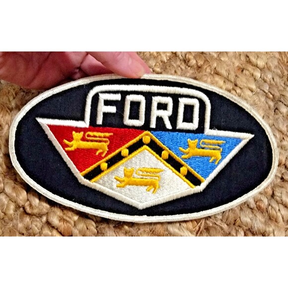 1950 Ford Motors Crest Patch Shield Heraldic Lions Shield Coat of Arms Tri-Color - Picture 1 of 9